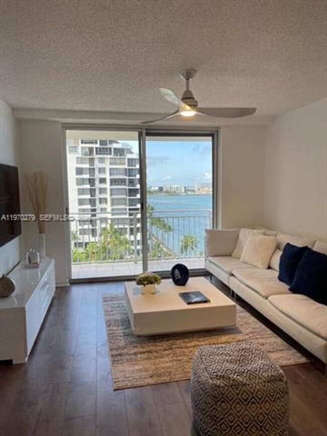 Photo - 770 Claughton Island Dr Unidad 770 NE Claughton Island Dr # 1013