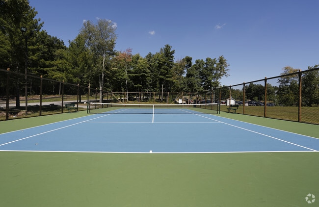 Tennis Court - Tara Heights Apartments