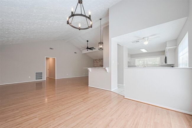 2606 Lexington Woods Dr