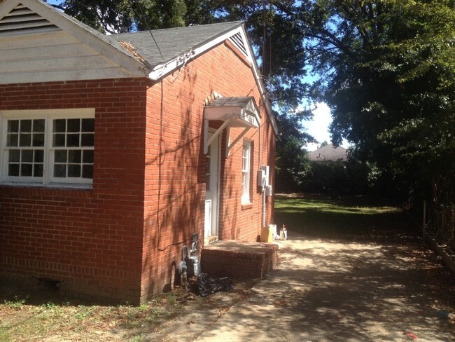Building Photo - **AVAILABLE NOW**2 or 3 Bedroom / 1 Bathroom Home near Ft. Benning***