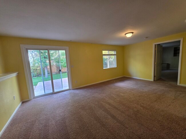 Walk out Basement - 8116 Eagleview Dr