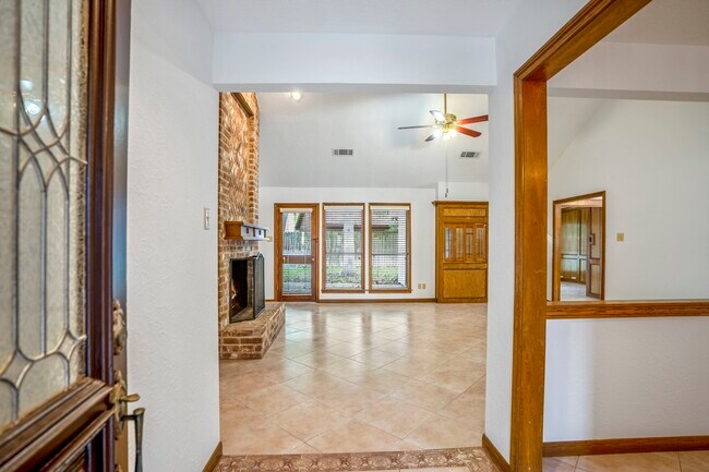 38 Devonshire Dr
