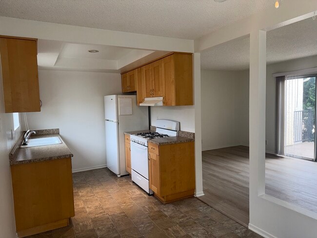 Building Photo - 16703 Lynn Ln Unit D