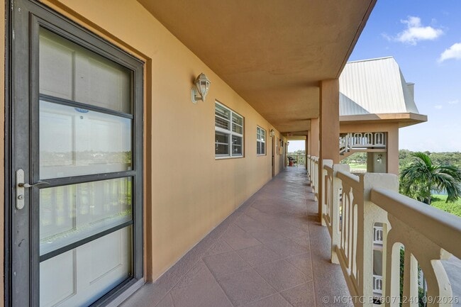 Photo - 308 Golfview Rd Unit 406