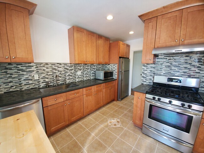 Photo - 714 N Idaho St