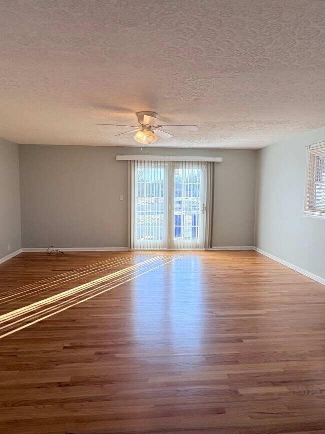 Photo - 11 Hightower Ct