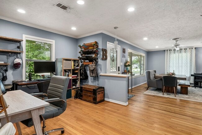 Photo - 1034 Nashua St