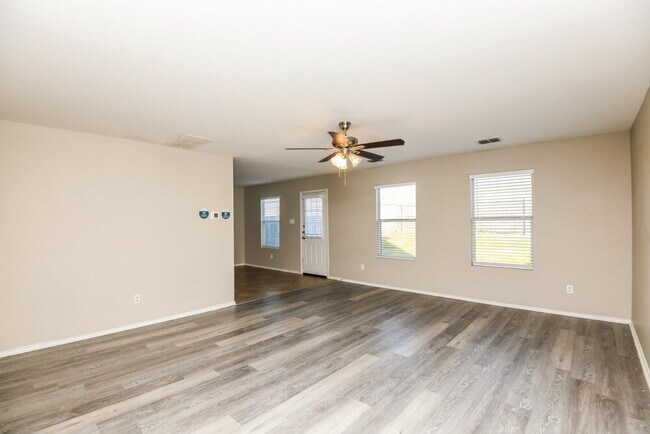 Photo - 6709 Meadow Way Ln