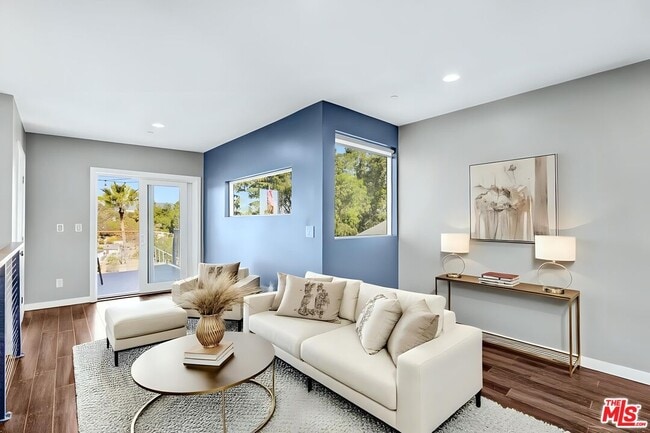 Photo - 4255 Raynol St