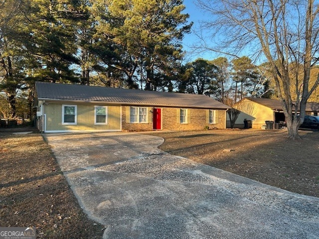 Building Photo - 499 Oak Way