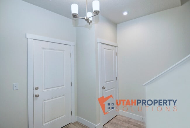 Building Photo - 388 S 980 W Rental