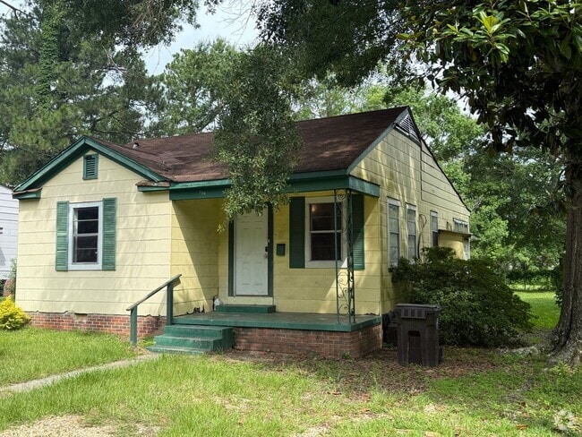 Building Photo - 3 Bedroom 1 Bathroom House Available for Rent