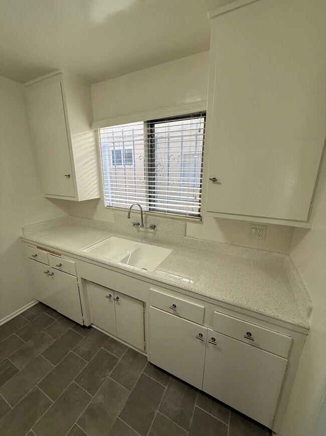 Photo - 10026 Palms Blvd.,