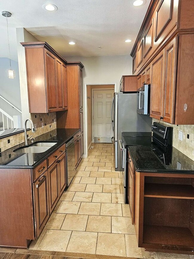 Photo - Beautiful 3 Bed 2.5 Bath Townhome in Beaut...
