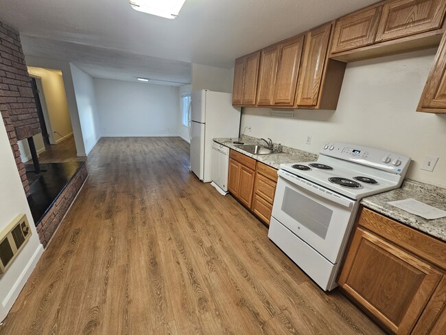 Building Photo - 1706 14th St Unit B