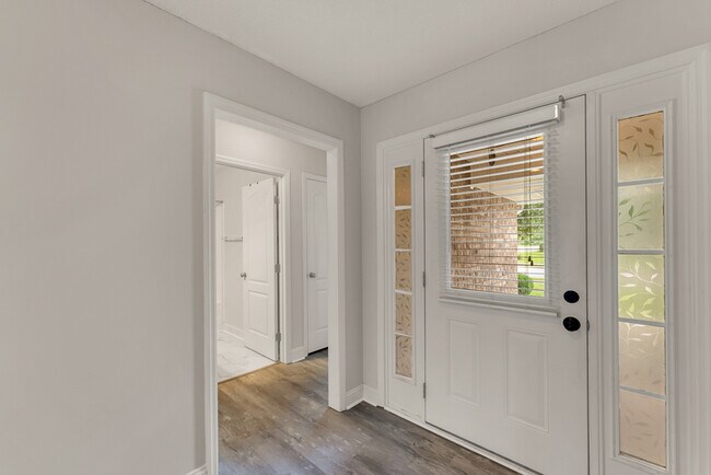Photo - 211 High Green Dr