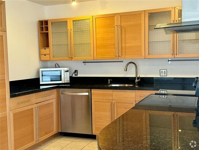 Building Photo - 2851 NE 183rd St Unit 1007 E Rental