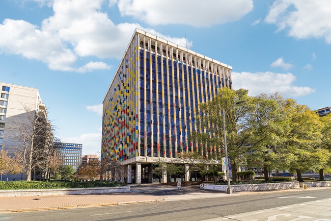 Photo - 2221 S Clark St