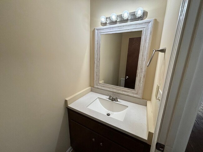 Photo - 301 Chateau Dr SE Unidad Apt 2