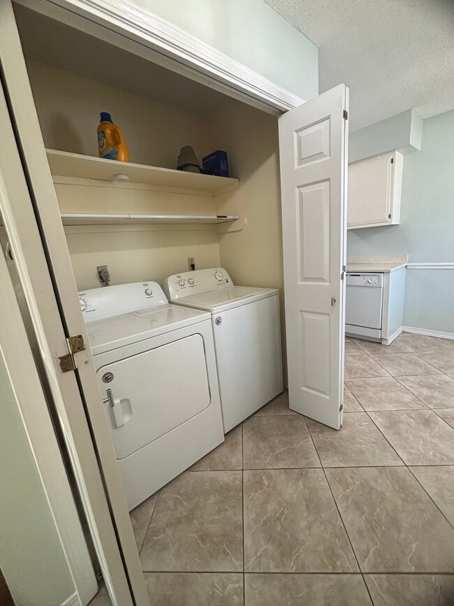 Photo - 262 Highpoint Dr