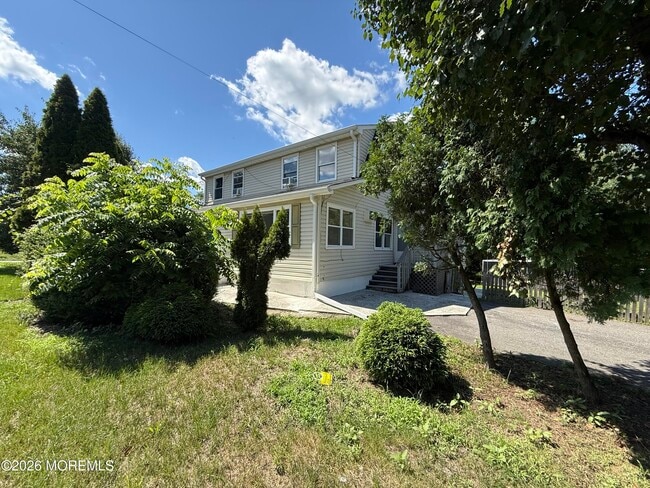 Photo - 236 W Farms Rd