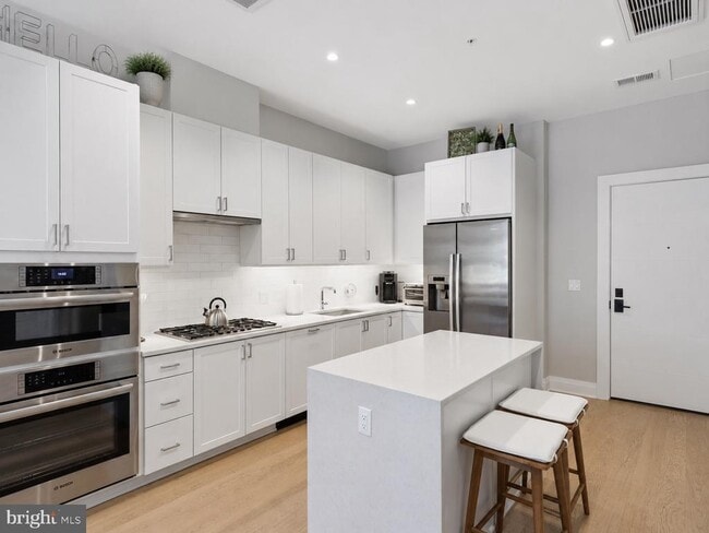 Photo - 925 N Fairfax St Unidad 102