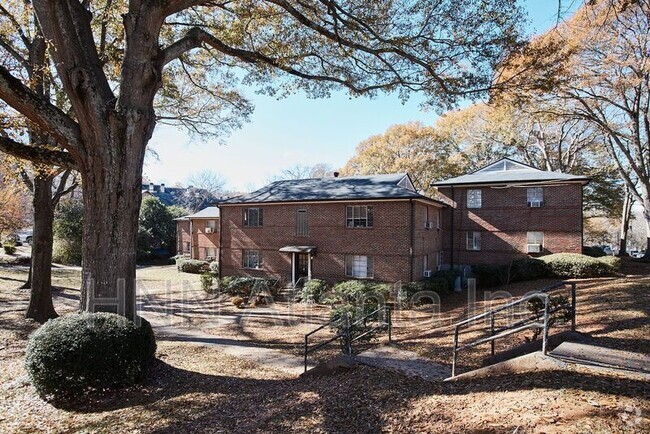 Building Photo - 1347 Briarwood Dr NE Rental