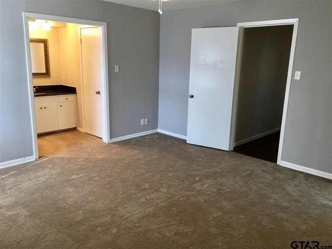 Photo - 1101 Balmoral Dr