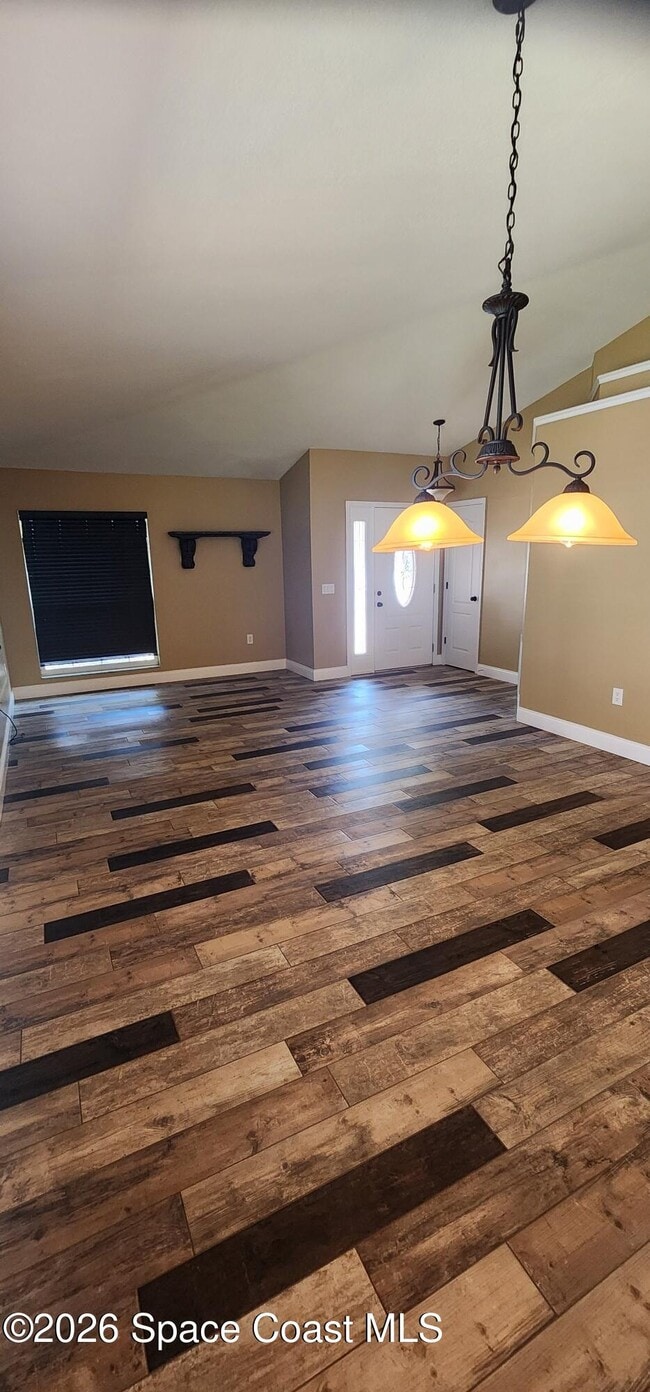 428 Heathrow Cir