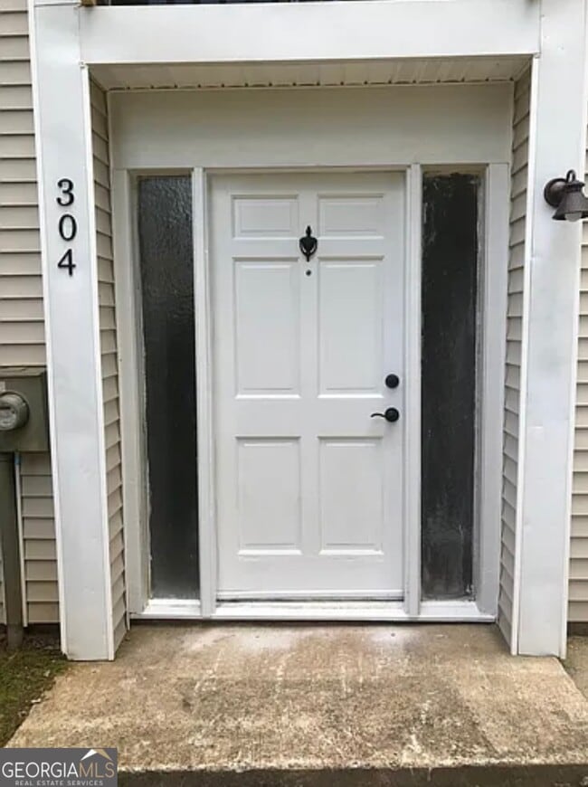 Building Photo - 304 Twiggs Cor