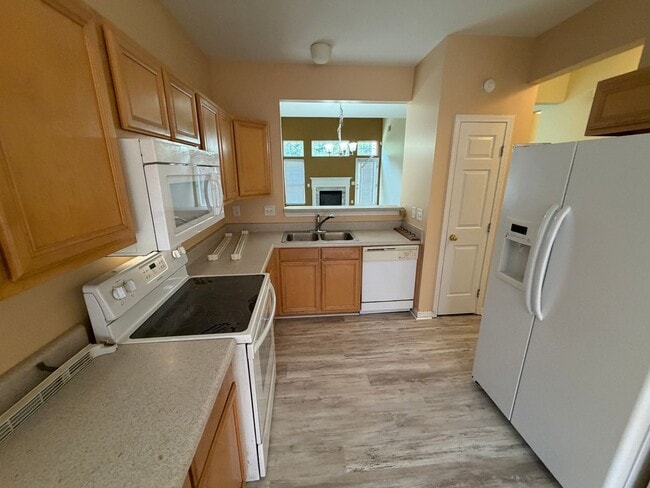 Photo - 232 Hadley Commons Dr
