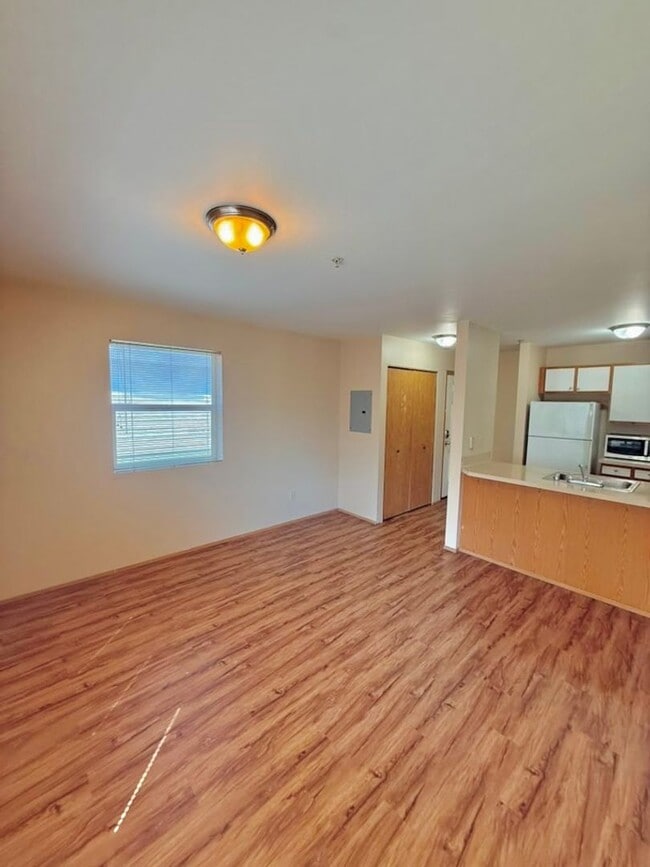 4236 7th Ave NE Unidad 8