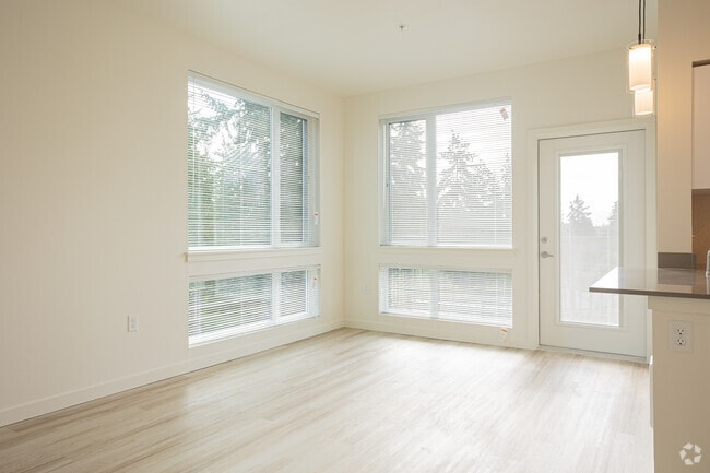 2BR, 2BA - 848SF