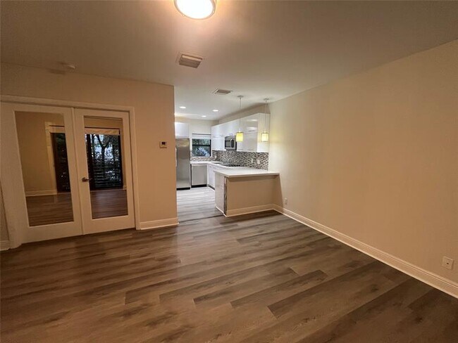 Building Photo - 1109 E Broward Blvd Unit 8