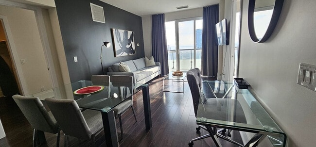 Building Photo - 265 Windsor St