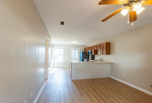 Photo - 225 Springfield Cir