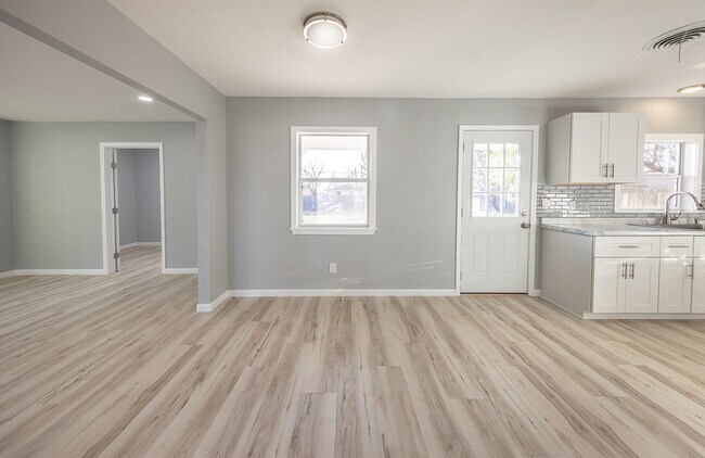 Photo - 5409 Ave D
