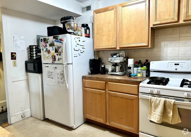 Building Photo - 223 Summer St Unit 3R Rental