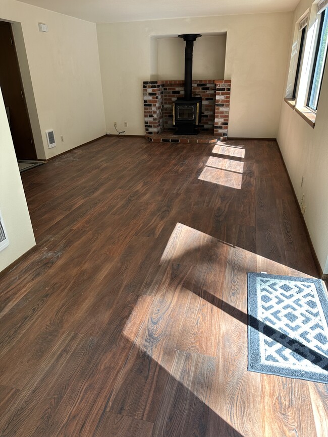 Photo - 5220 Pine Rd NE