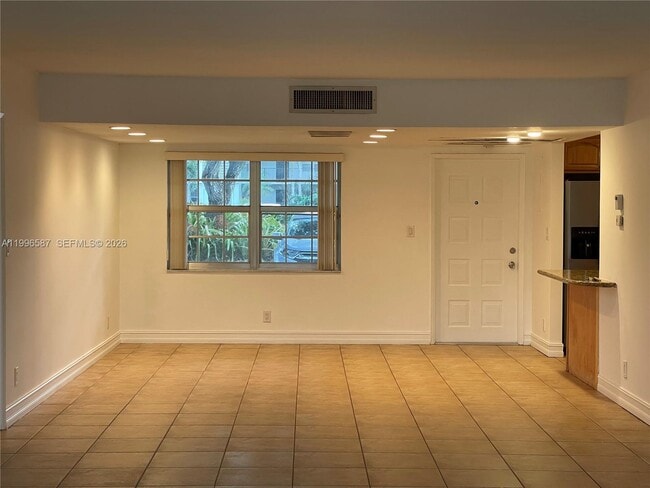 Photo - 4009 N Cypress Dr Unit 105