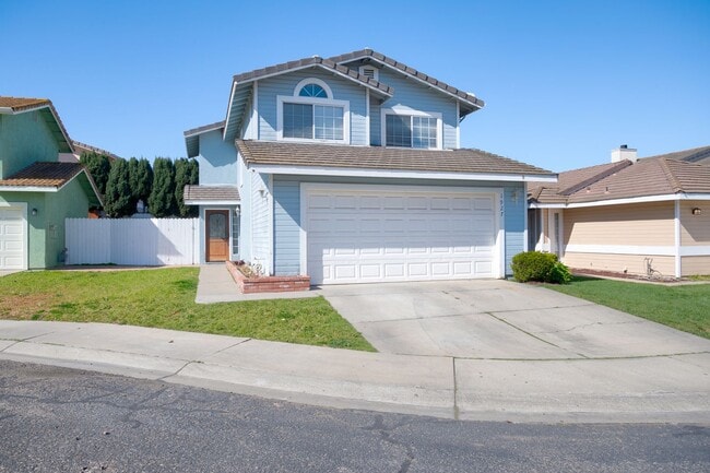 Building Photo - Schedule a tour today for a BEAUTIFUL 3-Bedroom, 3-Bath!