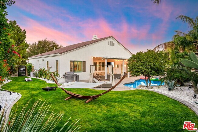 1083 E Circulo San Sorrento Rd