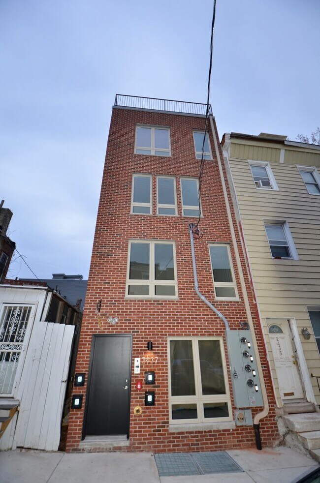 Building Photo - 2437 W Thompson St Unit A, 1st Flr Rental