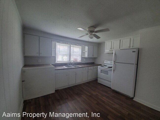 Photo - 2 br, 1 bath House - 2216 Murchison Road