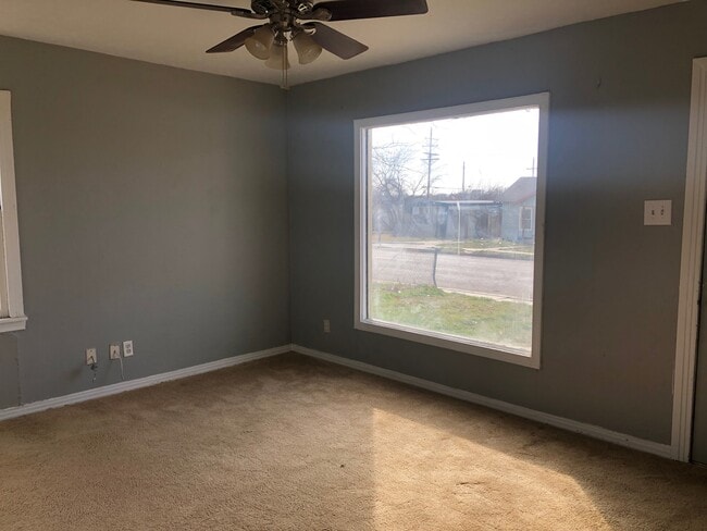 Photo - 301 S Independence St