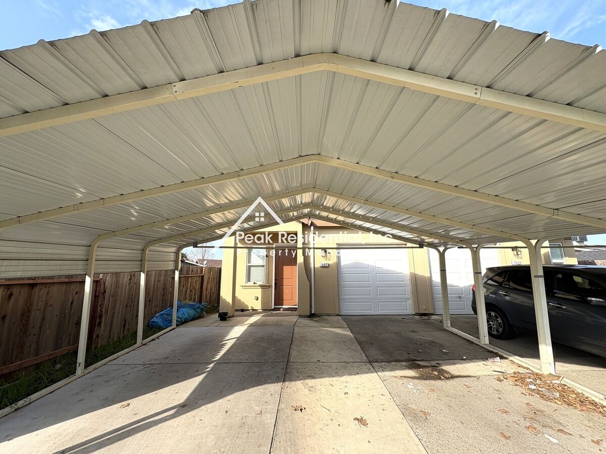 Photo - A Very Nice 3bd/1ba Sacramento Duplex with 1-Car Garage