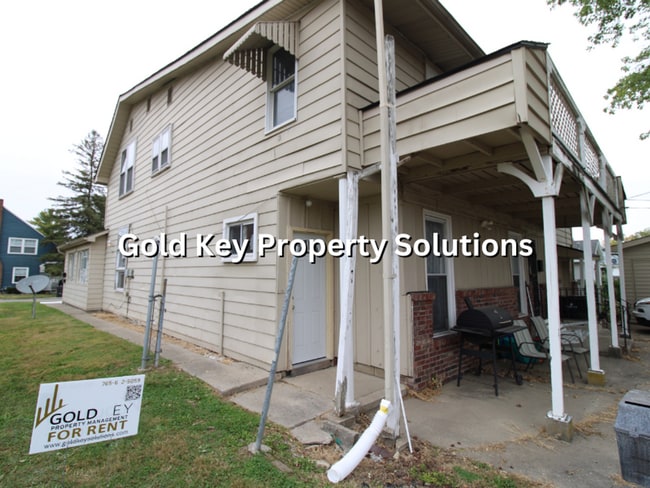 Building Photo - 117 E John St Unit 117 E John St Apt A