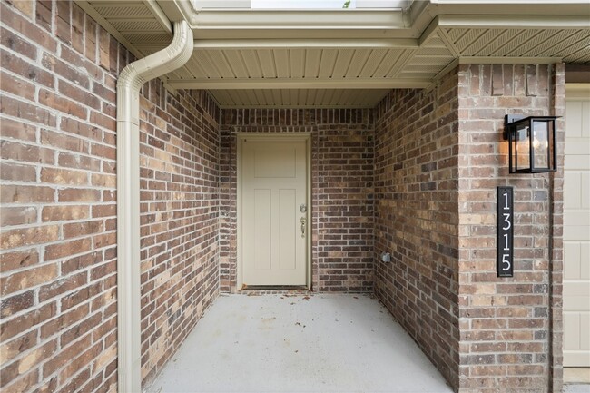 Photo - 1315 Valley Dr