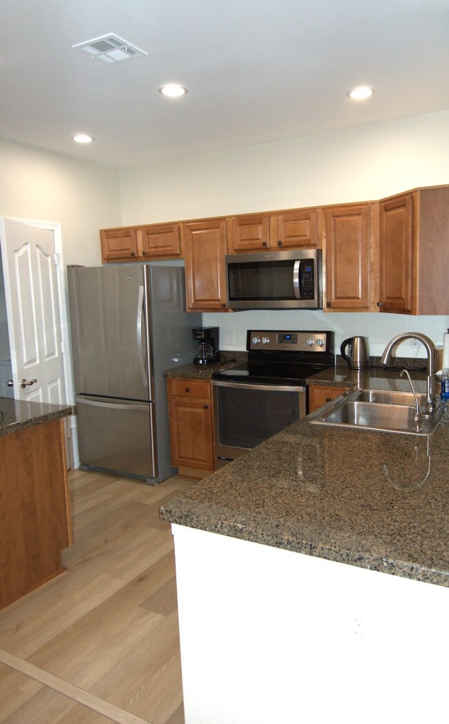 KITCHENETTE - 16013 S Desert Foothills Pky Unit 2145
