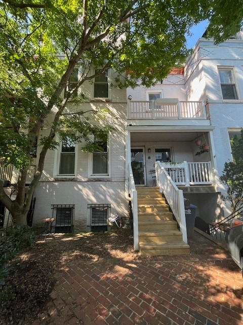 Building Photo - 1646 Newton St NW